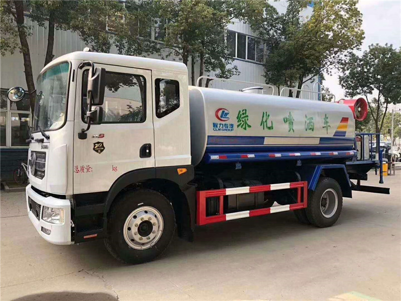 国六东风D9多利卡14吨洒水车